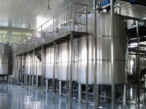 Línea de producción de refrescos carbonatados