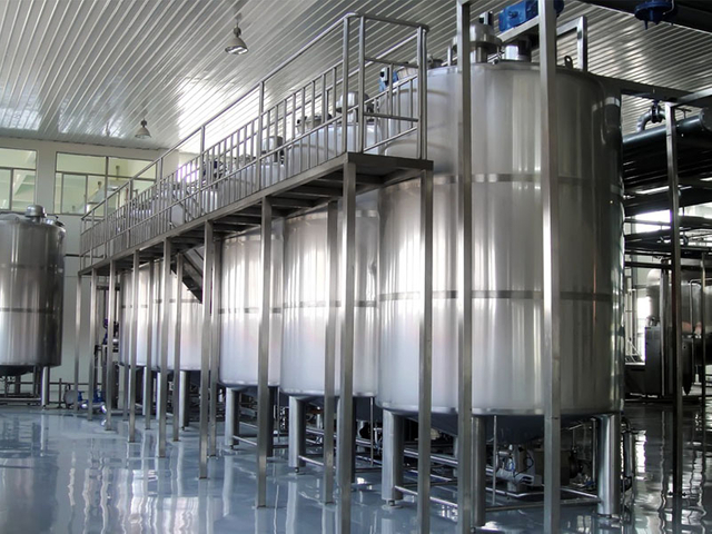 Línea de producción de refrescos carbonatados