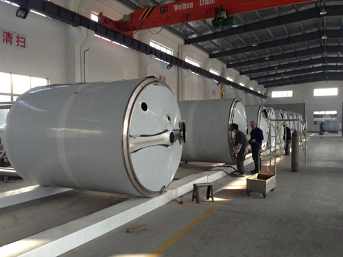 Evaluar las calificaciones y la experiencia del fabricante.